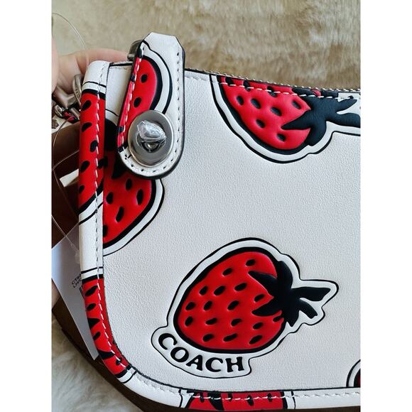 NWT Coach 1941 Strawberry Print Mini Leather Swinger 20 LH/Chalk Shoulder Bag - Picture 4 of 13
